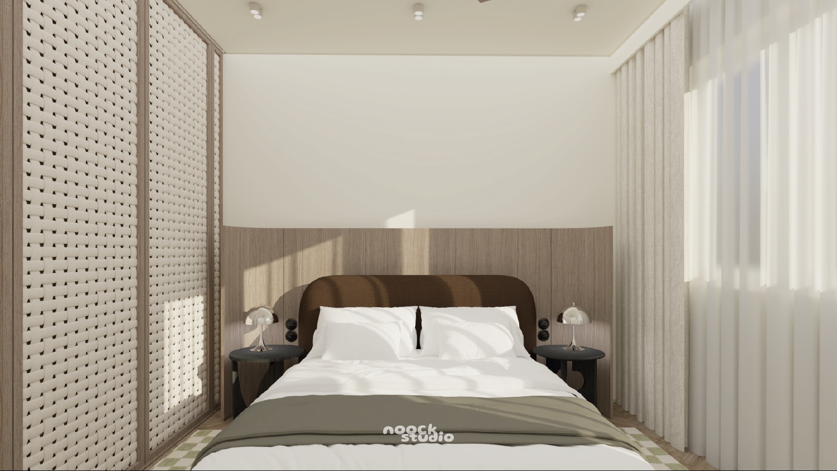 Elegancka sypialnia z łóżkiem, szafkami nocnymi i lampkami. W tle dekoracyjna ściana z drewnianymi panelami i ażurowa szafa. Całość w stonowanej kolorystyce.