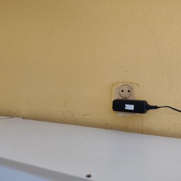 Szafka w kuchni po sprzątaniu.