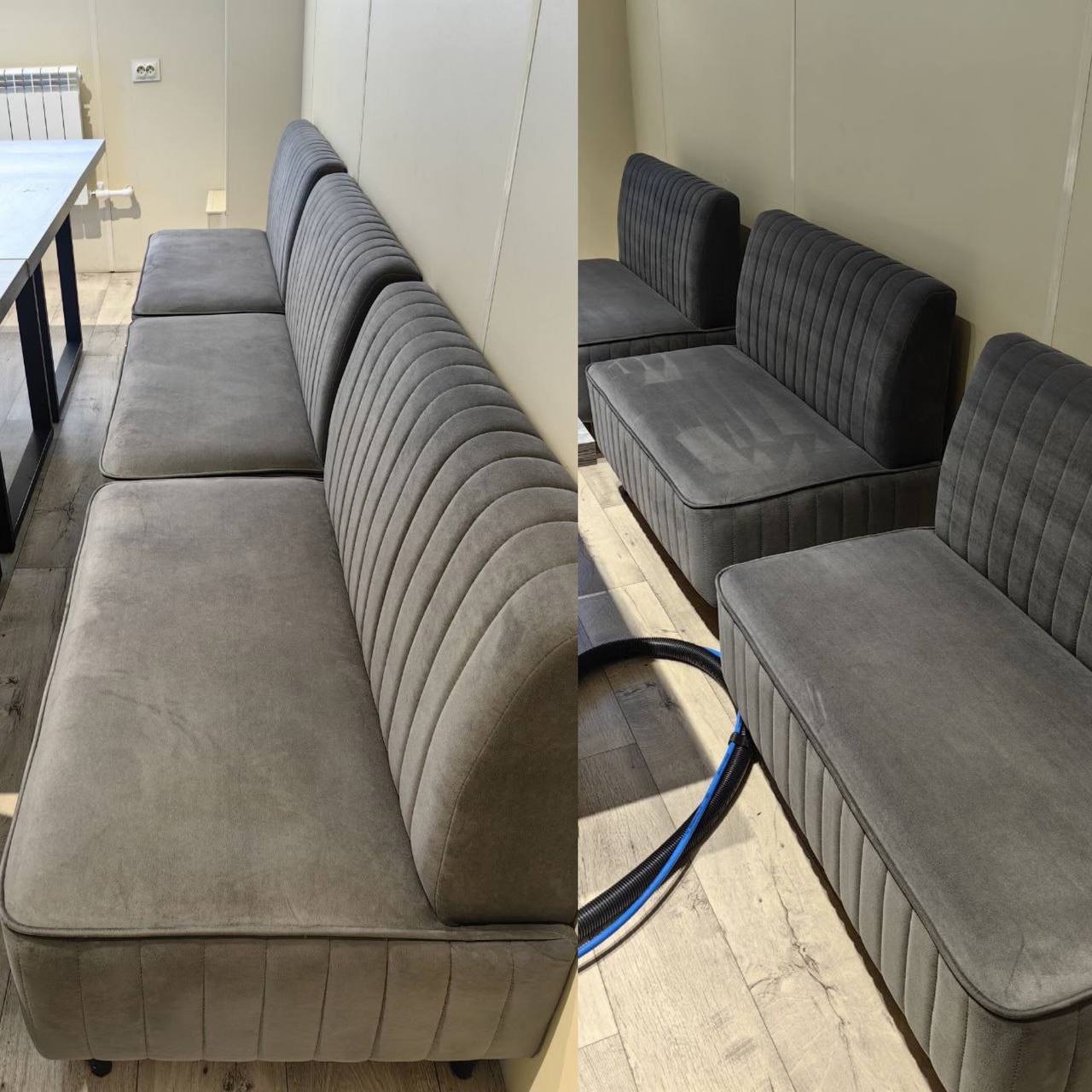 Dwie części szarej, welurowej sofy modułowej: po lewej przed, po prawej po czyszczeniu. Widoczny wąż odkurzacza. Jasne drewno na podłodze.