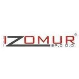 Izomur - Logo firmy IZOMUR Sp. z o.o. z charakterystycznym, geometrycznym znakiem graficznym w kolorach czerwonym i szarym, umieszczone na białym tle.