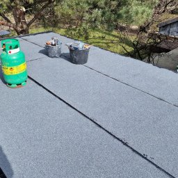 W trakcie montażu papy termozgrzewalnej