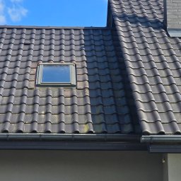 Montaż okna dachowego w dachówce ceramicznej