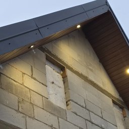 Podbitka dachowa PCV wraz z oświetleniem