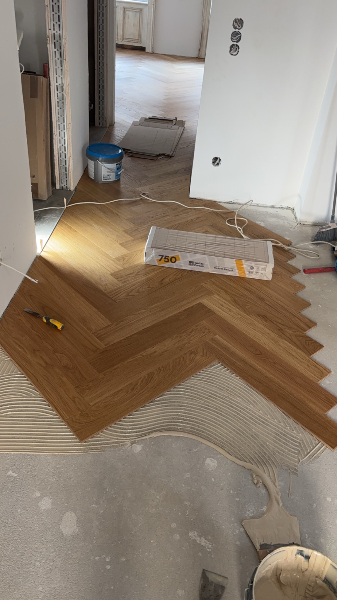 Układanie nowej gotowo olejowanej jodelki