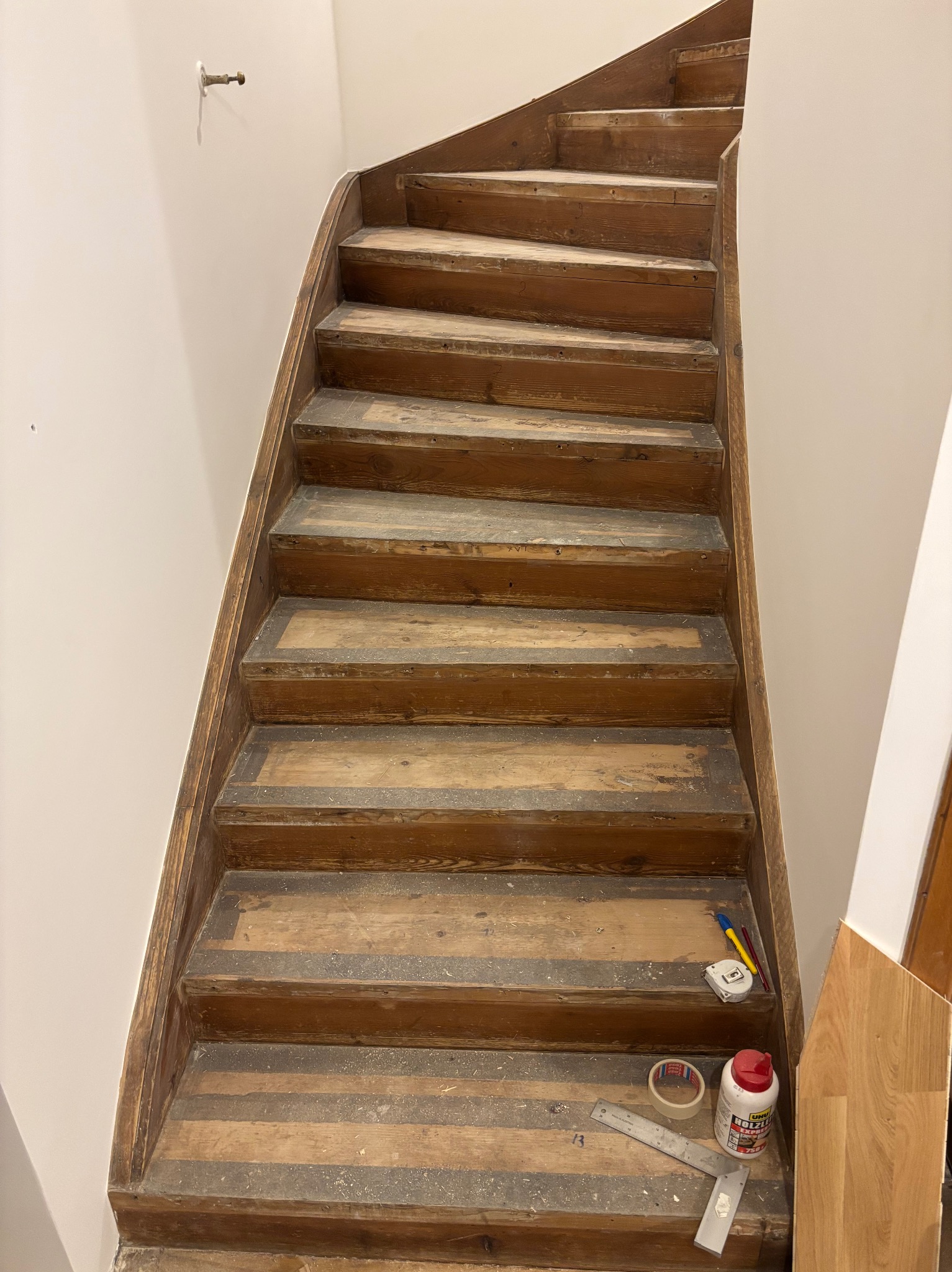 Stare schody drewniane