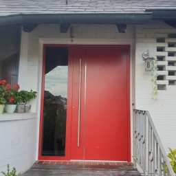 Oryginalne czerwone drzwi aluminium