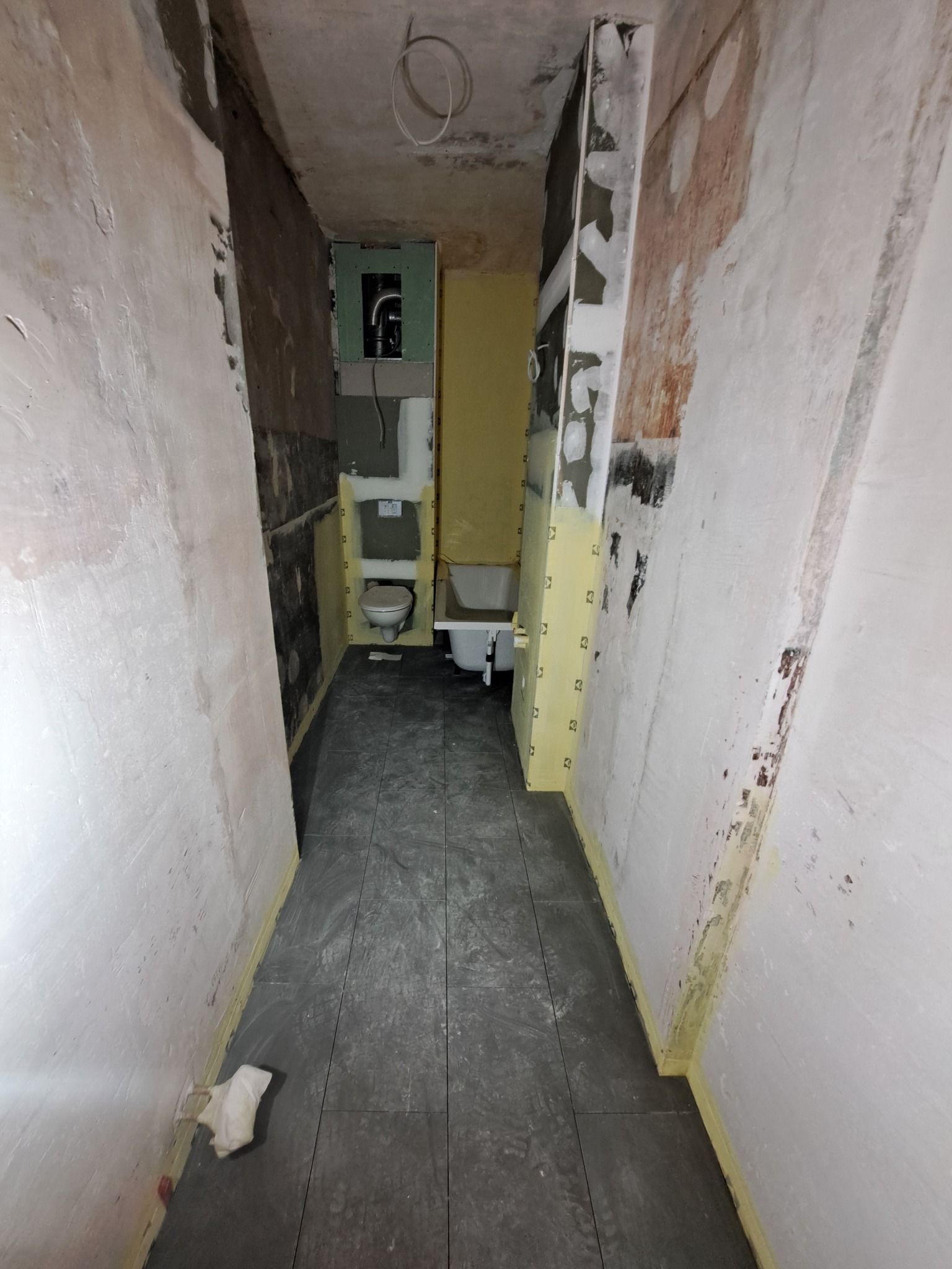 W trakcie prac łazienka.