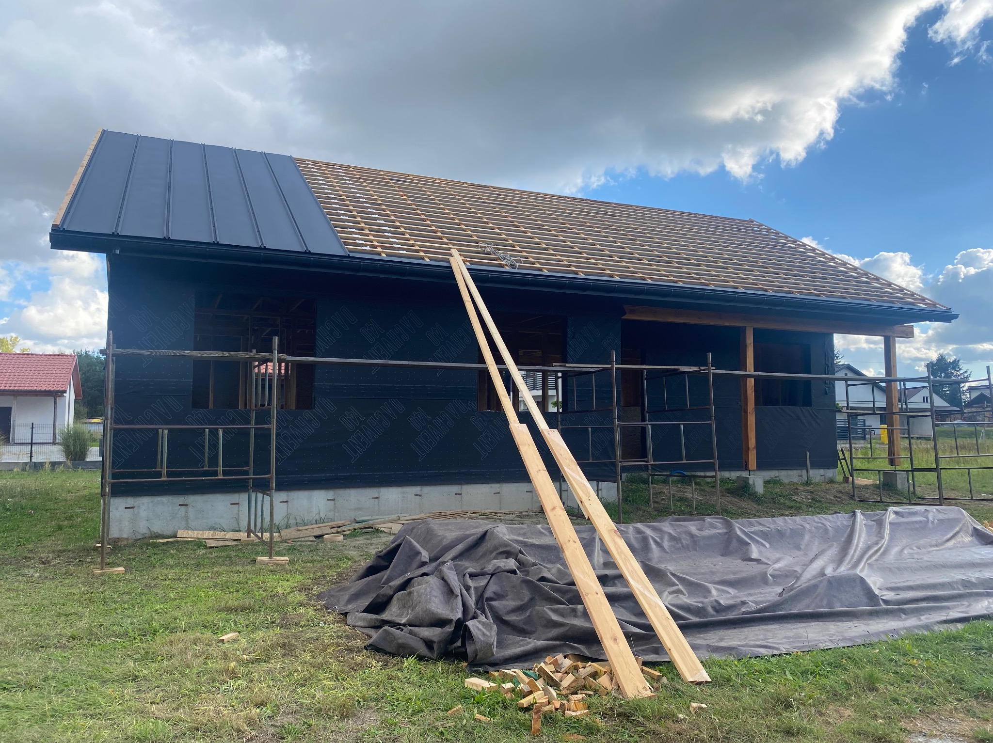 Pokrycie dachowe blachą typu „Max”