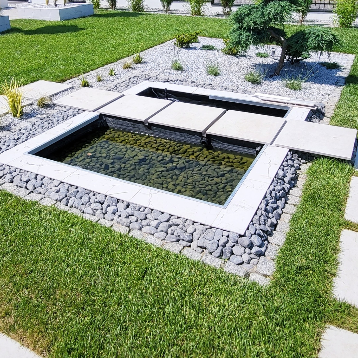 Mała architektura wodna.