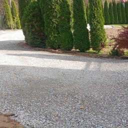 Roboty ziemne usługi koparką - Zakładanie trawnik&oacute;w Lesko