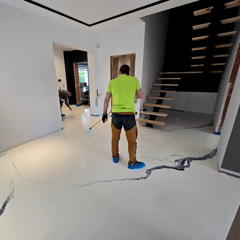 Lakierowanie zabezpieczające ozdobnej żywicy poliuretanowej