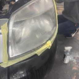 Czyszczenie, polerowanie, zabezpieczanie reflektorów. 