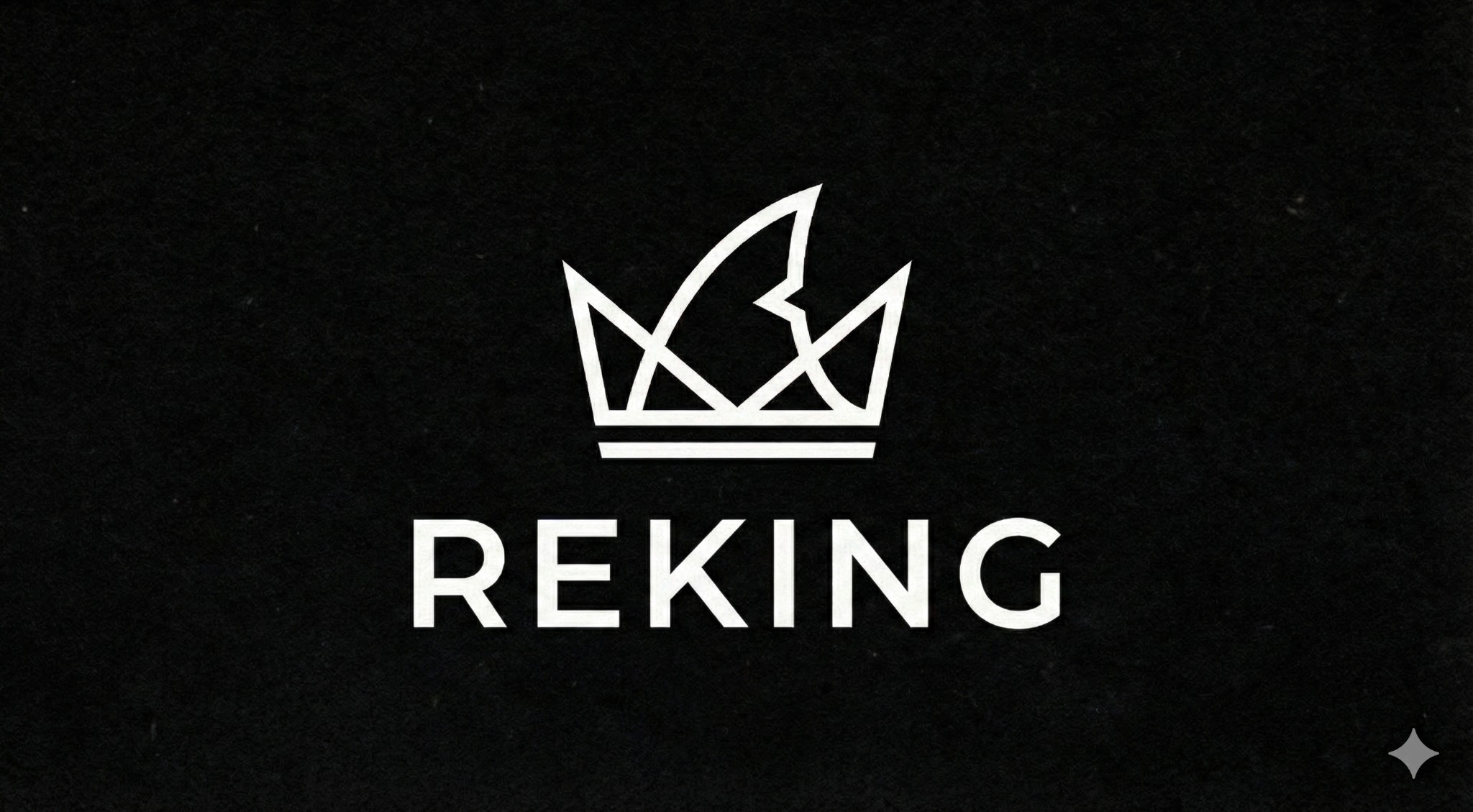 Białe logo 'REKING' z koroną z ułamanym fragmentem na czarnym tle. Minimalistyczny design, nowoczesny styl.