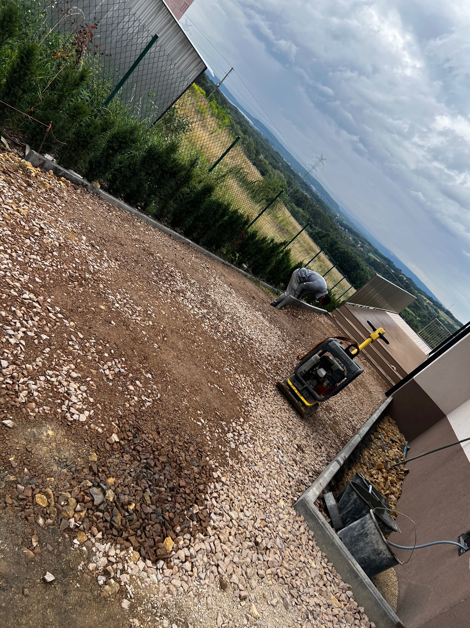 Przygotowanie powierzchni pod kostkę