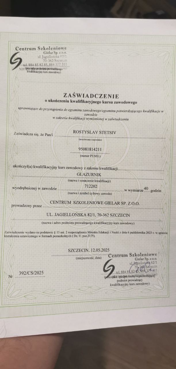 Skan zaświadczenia o ukończeniu kursu kwalifikacyjnego w zawodzie glazurnika, wydanego w Szczecinie, 12.05.2025 przez Centrum Szkoleniowe Gielar.