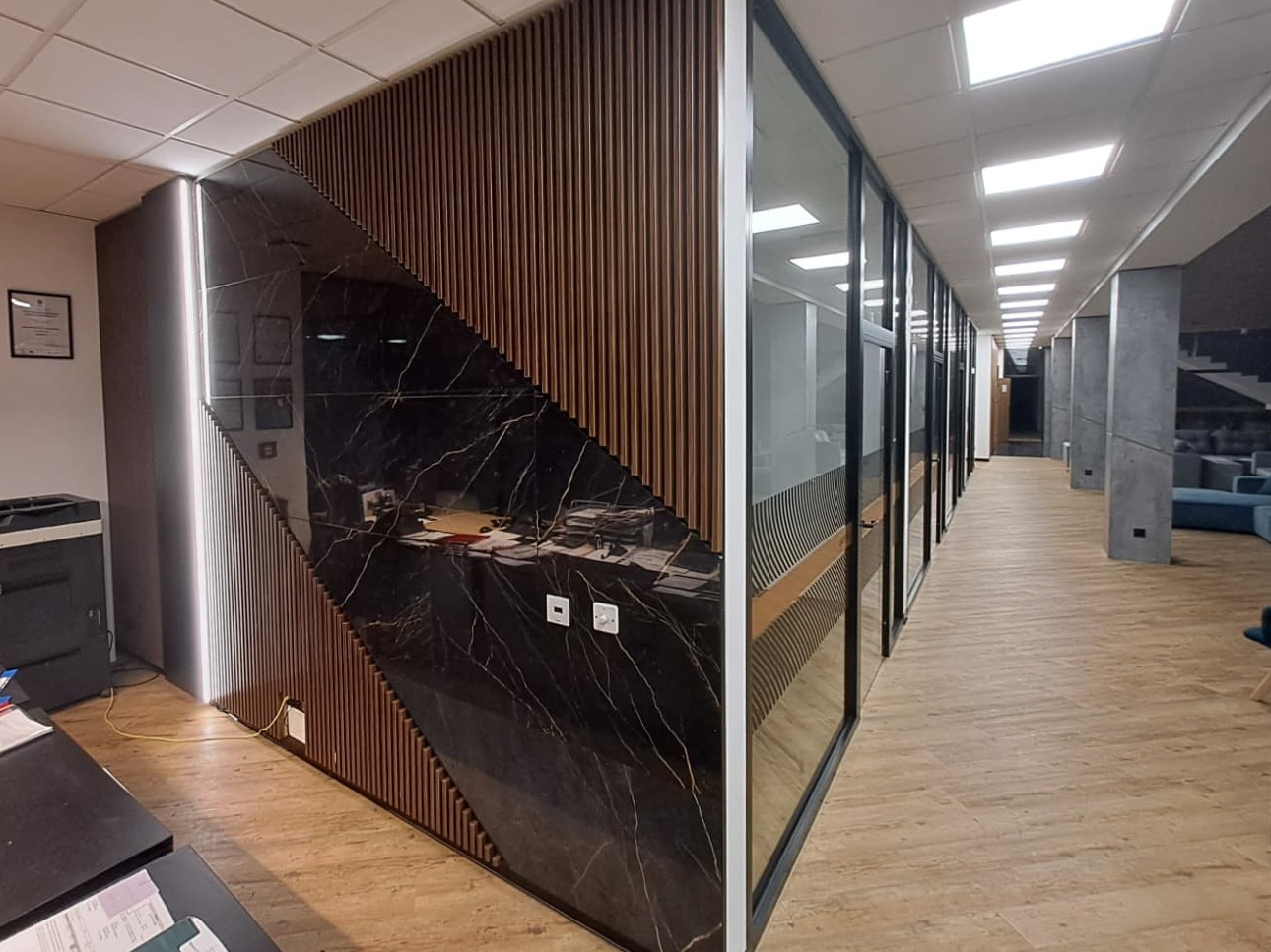 Realizowanie wszystkich wymaganych instalacji w obiektach biurowych