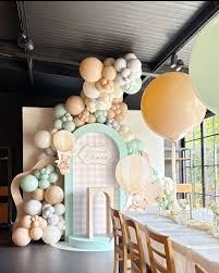 Pastelowa dekoracja na 1 urodziny Stasia