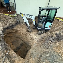 Usługi Minikoparką, Transport i Usługi Ogólnobudowlane Paweł Linka - Wykop pod studnie odwadniajacą