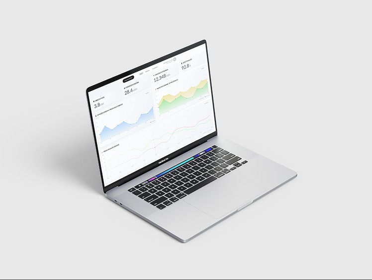 Laptop MacBook Pro z otwartym panelem analitycznym prezentującym wykresy zużycia energii na jasnoszarym tle, ukazujący interfejs użytkownika.