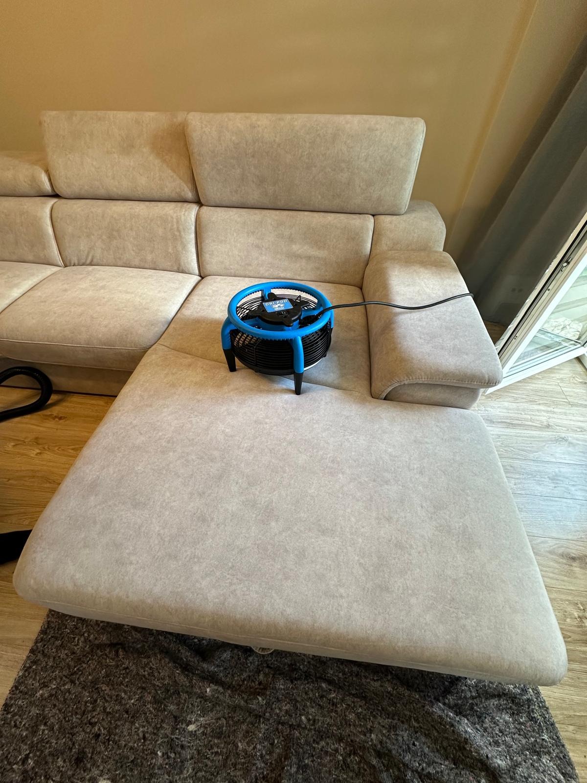 suszenie tapicerki po praniu ekstrakcyjnym