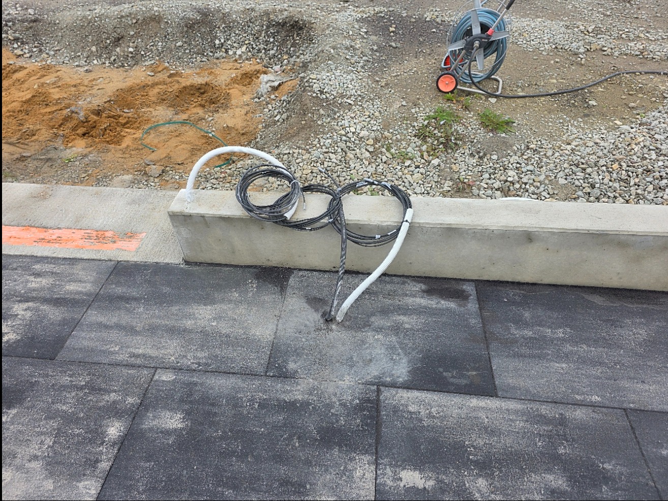 Wykonujemy instalacje elektryczne do systemów automatycznych bram.