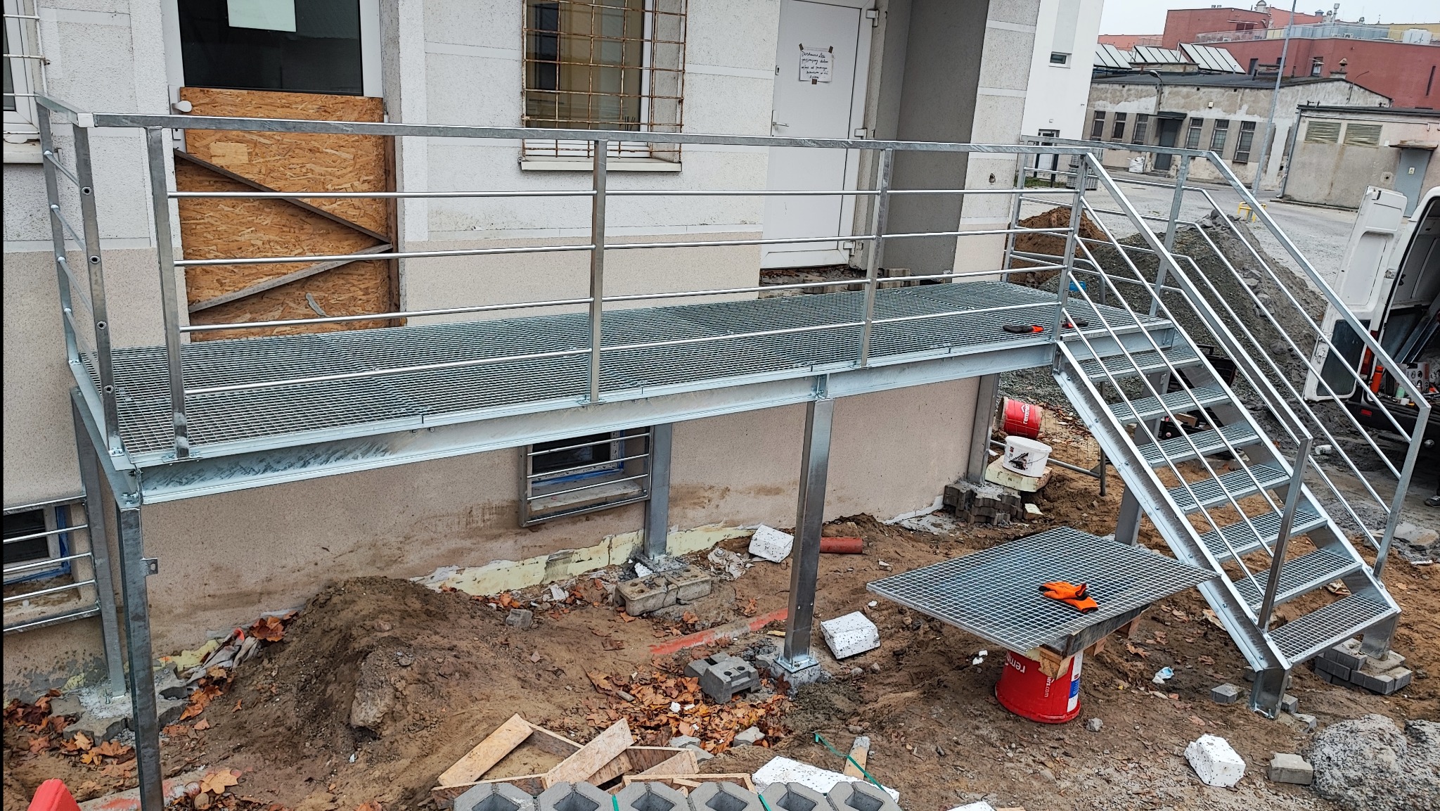 Konstrukcje, podesty tarasy balkony