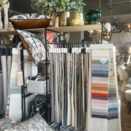 Pasadena home & deco - Odwiedź nasz showroom przy ul. Wiejskiej 67 lokal 1. Setki tkanin do wyboru.