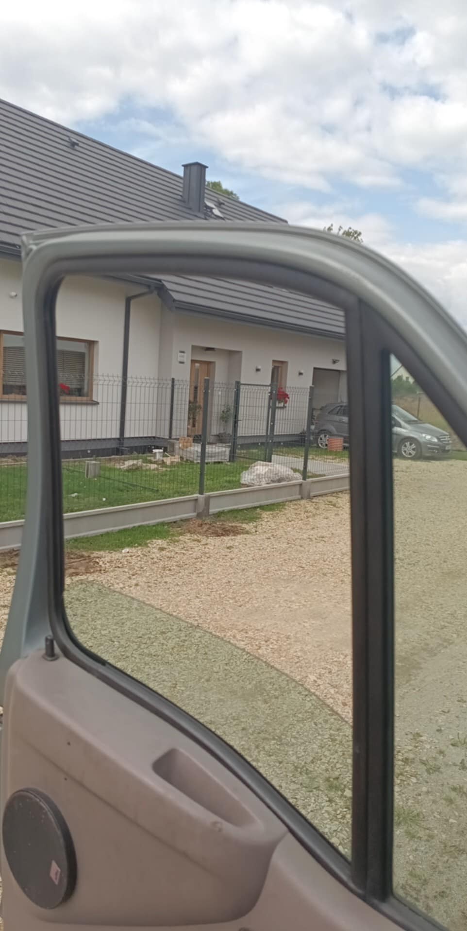 Montaż podmurówki oraz przęseł i furtki