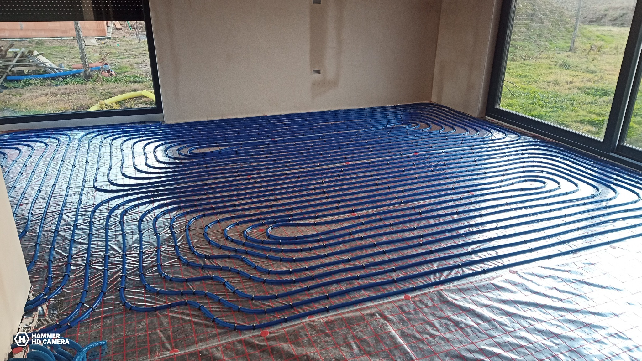 Montaż ogrzewania podłogowego w Parzycach pod pompę ciepła.