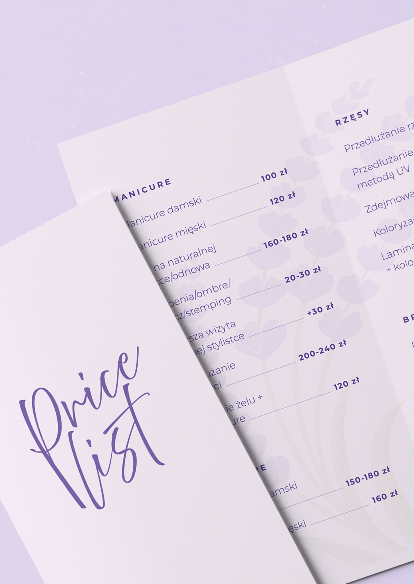 Elegancki cennik usług kosmetycznych w odcieniach fioletu, z wyszczególnionymi cenami manicure i przedłużania rzęs, na jasnym tle z motywem kwiatowym.