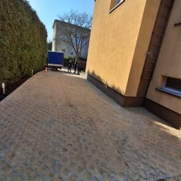 Układanie kostki brukowej Borcz 3