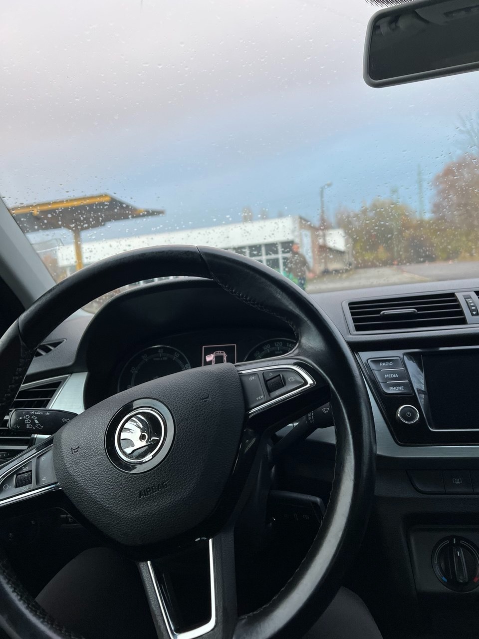 Oferujemy także możliwość wykupu auta po okresie wynajmu oraz leasing nowego pojazdu na korzystnych warunkach.