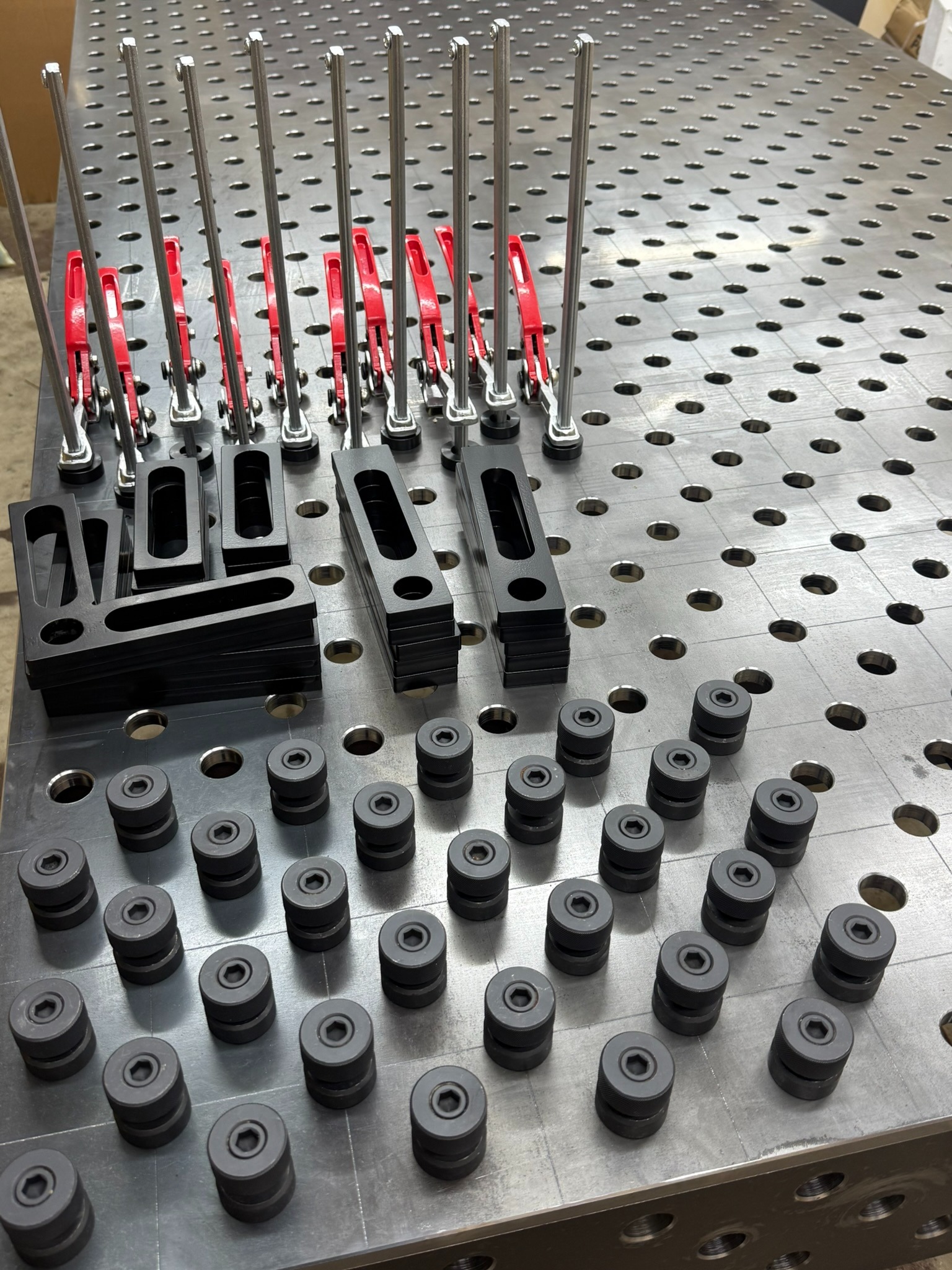 Pracujemy na modułowych stołach spawalniczych o udźwigu nawet do 4 ton!