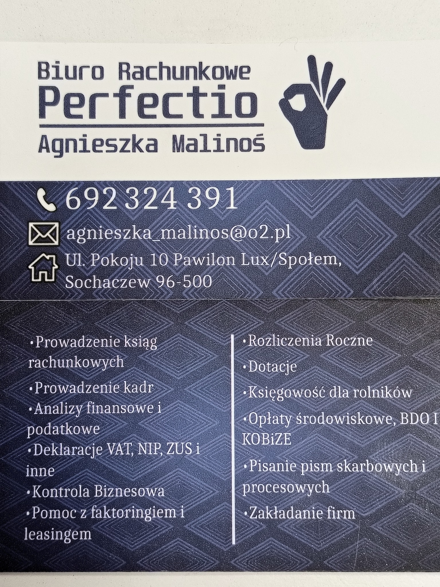 Wizytówka biura rachunkowego Perfectio Agnieszki Malinoś z Sochaczewa, oferującego prowadzenie ksiąg, kadr, rozliczenia roczne, dotacje i zakładanie firm.