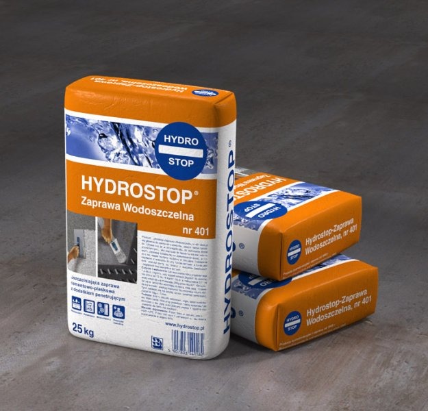 Worki z zaprawą wodoszczelną Hydrostop nr 401, ułożone na szarym tle. Widoczny proces aplikacji zaprawy na ścianę. Produkt do izolacji.