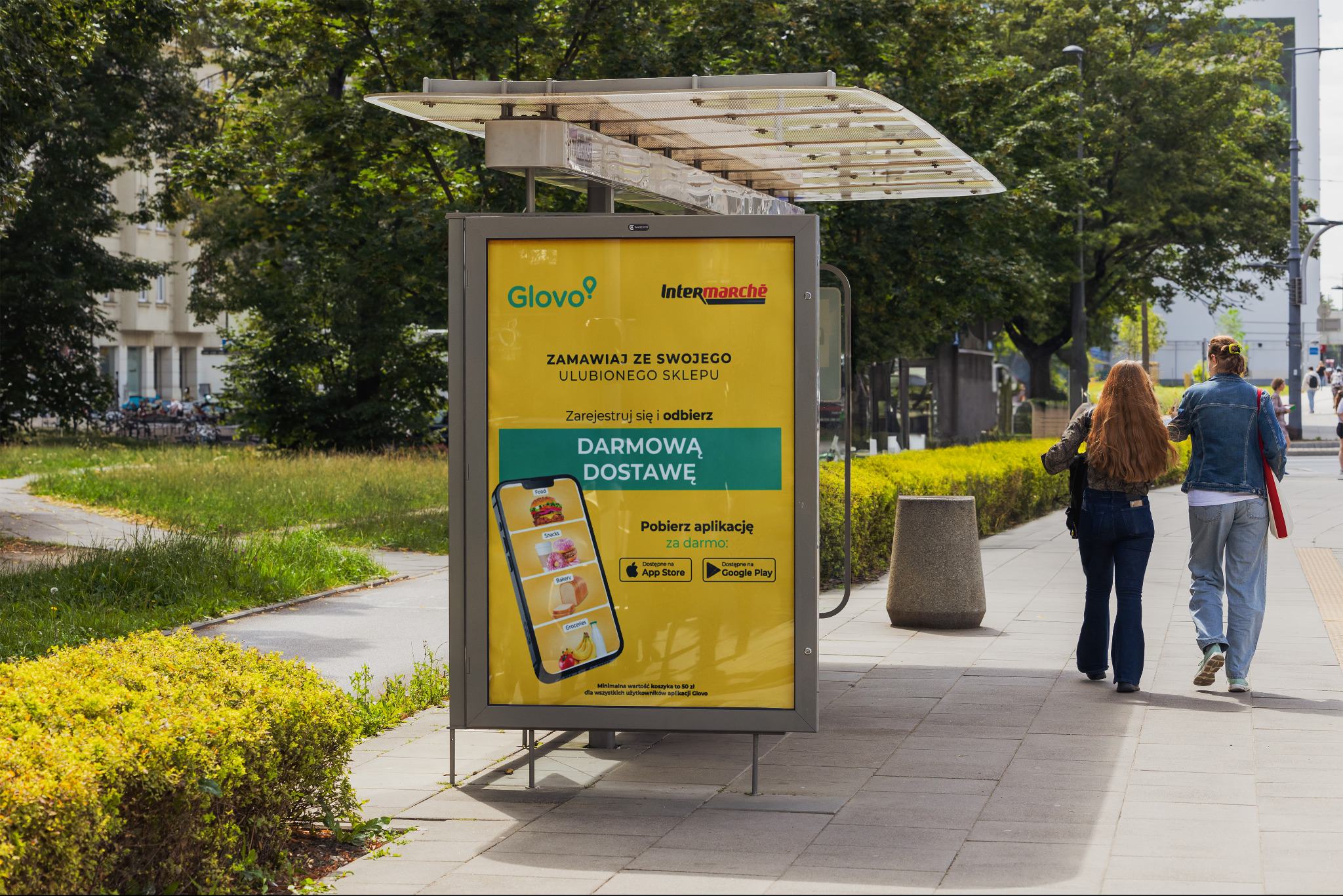 Plakat informacyjny dla Intermarche oraz Glovo