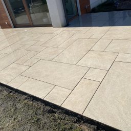 Taras z płyt gresowych 