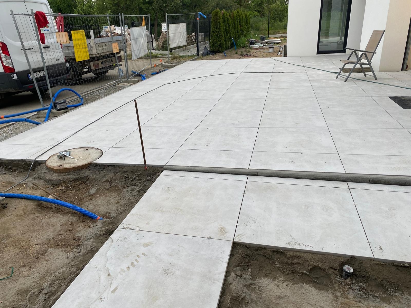 Podjazd oraz ścieżka z płyt gresowych 3cm grube