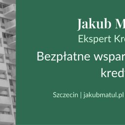Doradca kredytowy Szczecin - Jakub Matul- kredyty hipoteczne i gotówkowe - Czarno-biała fasada wysokiego budynku z rzędami balkonów, po prawej zielony panel z danymi 'Jakub Matul Ekspert Kredytowy' i ofertą 'Bezpłatne wsparcie w uzyskaniu kredytu'.