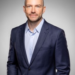 Doradca finansowy z ponad 12-letnim doświadczeniem w funduszach inwestycyjnych (VC i Private Equity). Specjalizuję się w przygotowaniu biznesplanów, modeli finansowych oraz wsparciu w rozmowach z bankami i inwestorami.