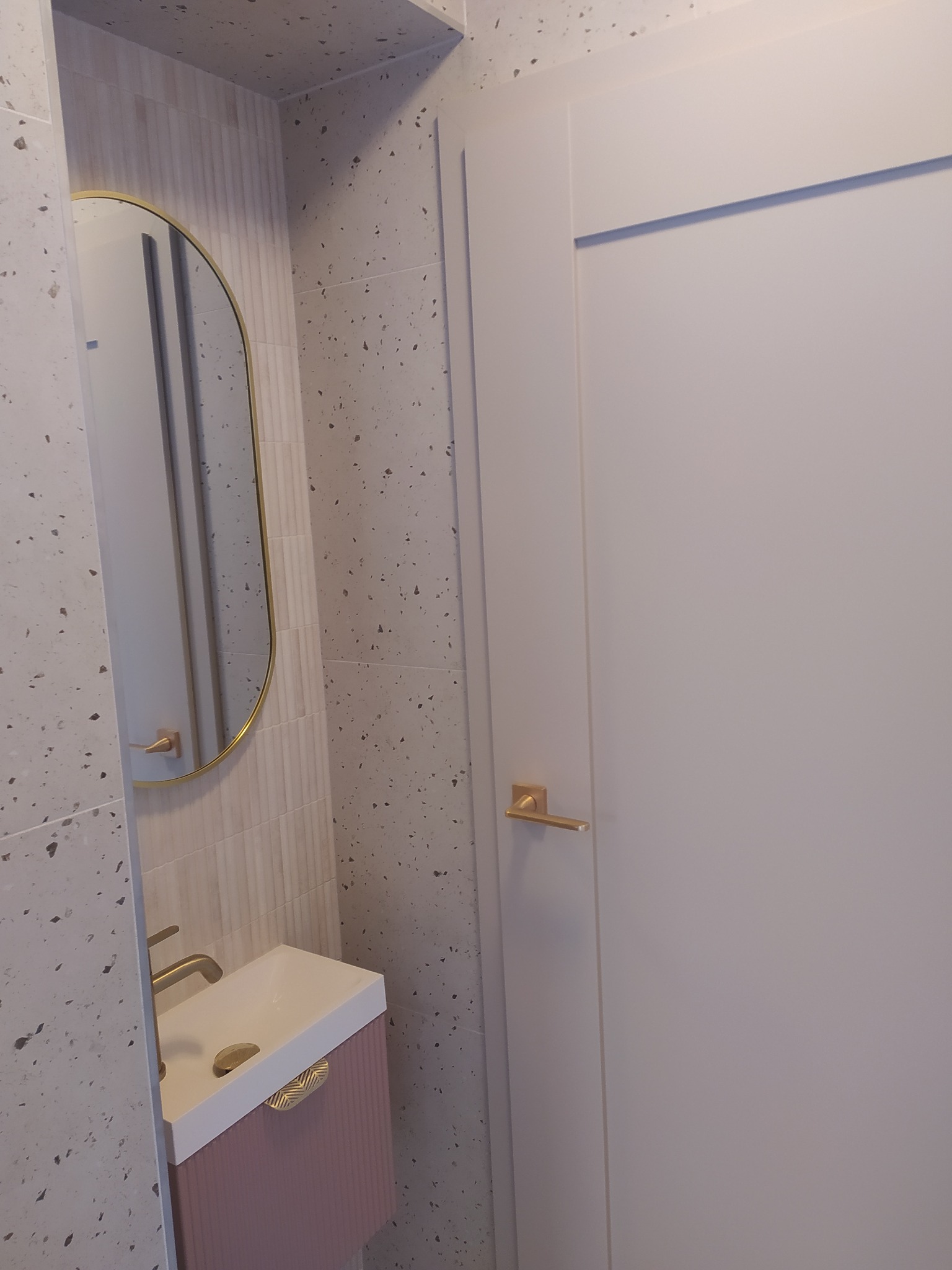 Drugiezdjecie toalety w salonie fyzjerskim