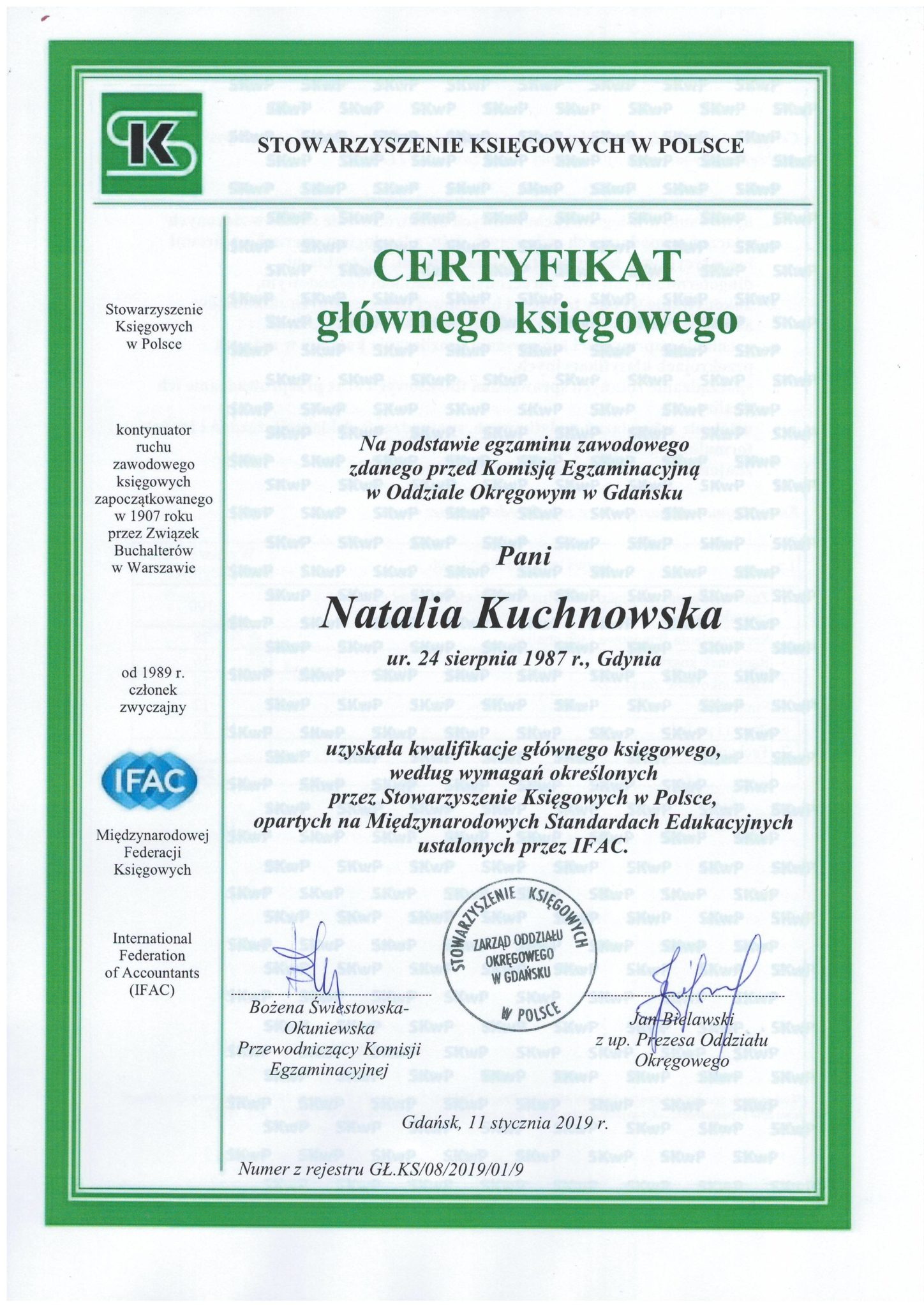 Certyfikat Głównego Księgowego wydany przez Stowarzyszenie Księgowych w Polsce.