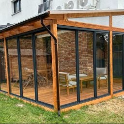 realizacja tarasu oraz zadaszenia pod zabudowe szklaną