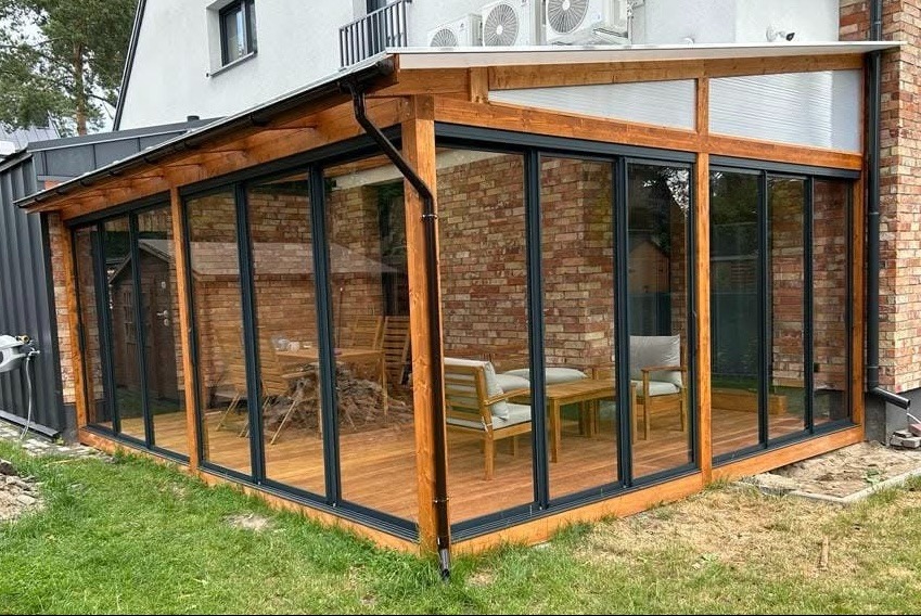 realizacja tarasu oraz zadaszenia pod zabudowe szklaną