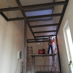 Michał Bogdański Boformi - Stalowa konstrukcja antresoli w budynku biurowo-administracyjnym.