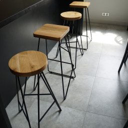 Michał Bogdański Boformi - Stołki barowe- tal lakier proszkowy+ drewno.