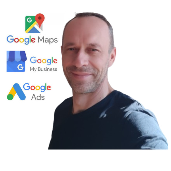 Mężczyzna na białym tle z logo Google Maps, Google My Business i Google Ads. Prezentacja usług reklamowych w Google.
