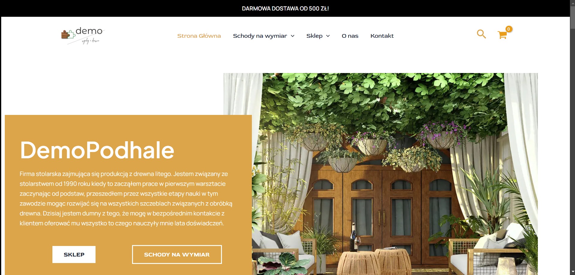 Strona internetowa firmy stolarskiej DemoPodhale z menu nawigacyjnym, prezentująca aranżację wnętrza z drewnianymi elementami i roślinami. Widoczne logo firmy.
