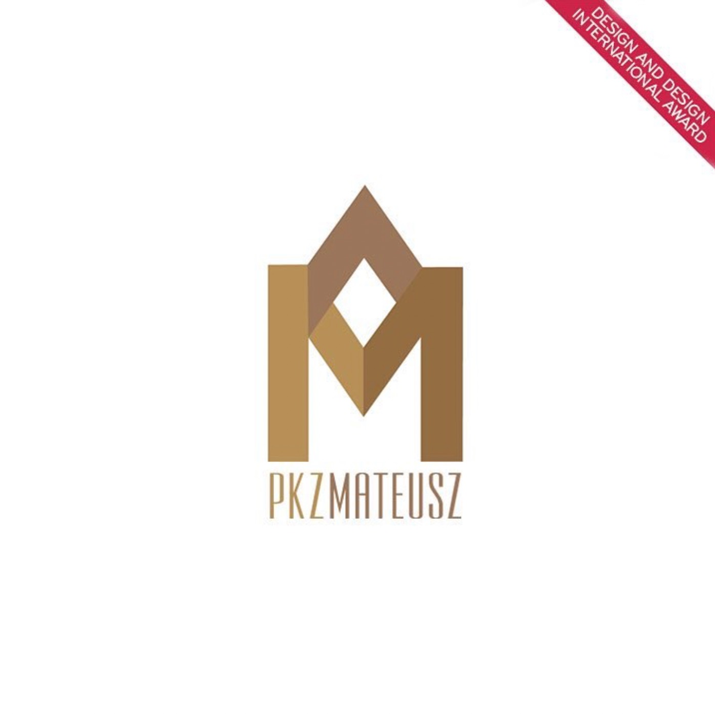Eleganckie, geometryczne logo PKZMATEUSZ w odcieniach brązu na białym tle, z czerwoną wstęgą nagrody Design and Design International Award w prawym górnym rogu.