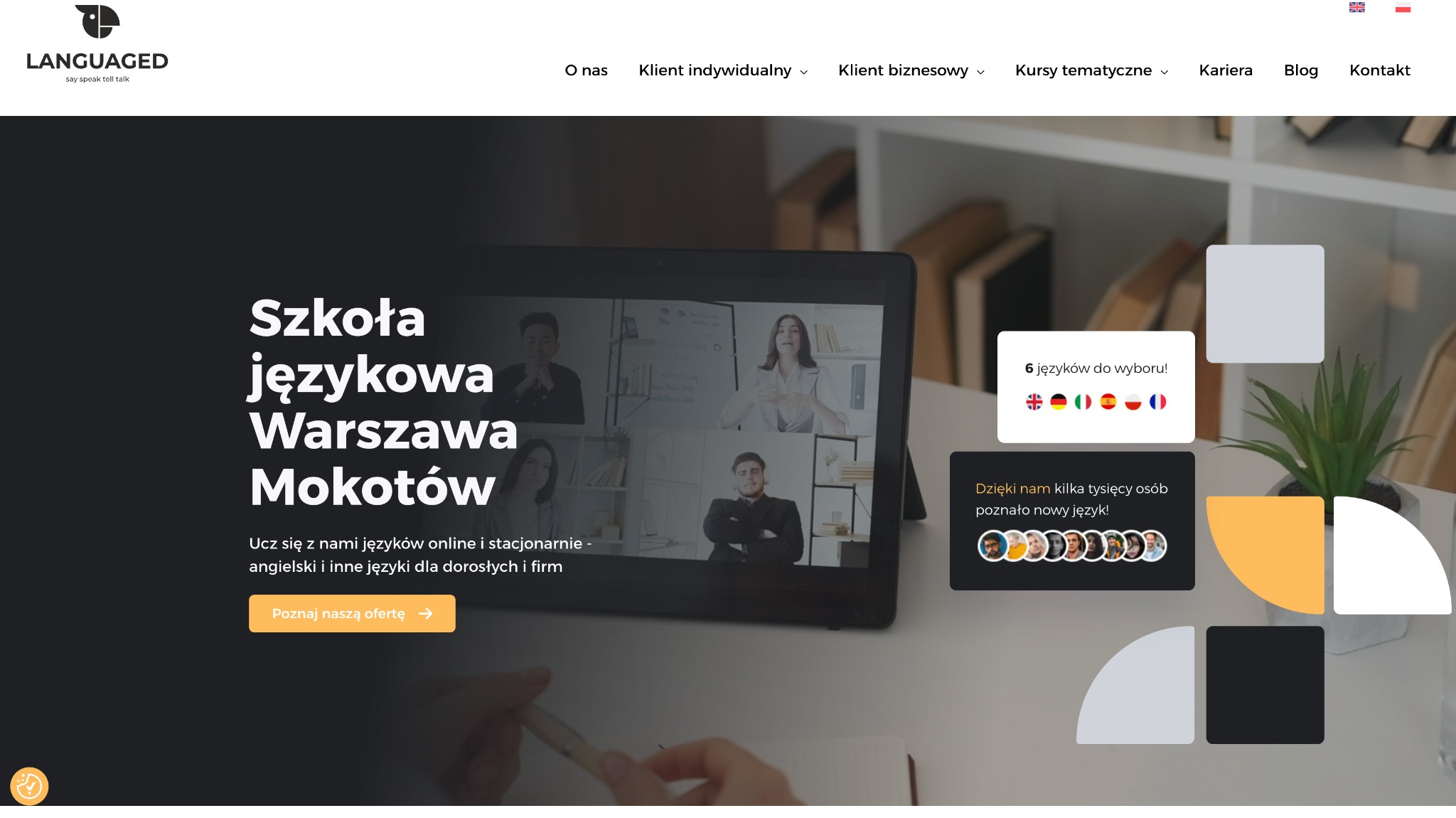 Strona internetowa szkoły językowej z ofertą kursów online i stacjonarnych w Warszawie-Mokotowie. Widoczne logo, zakładki menu i okno z lekcjami online.
